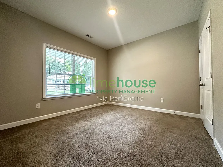 2101 Ball St — Photo 12