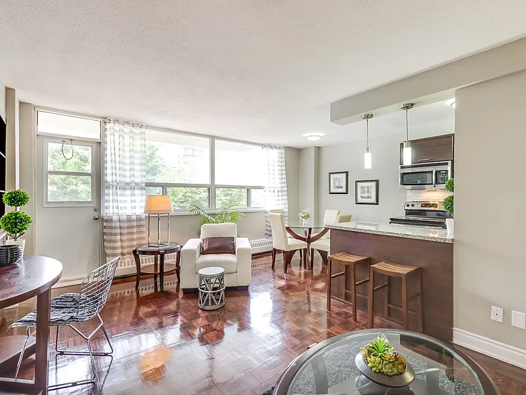 75 Broadway Ave — Photo 4