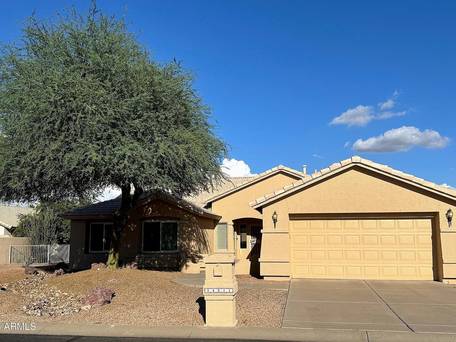 3 bed, 2373 sqft, $3,600 — Photo 1