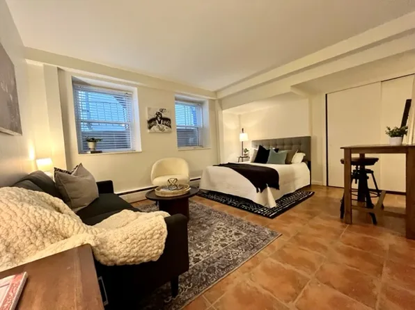1800 Massachusetts Ave APT 4, Cambridge, MA 02140