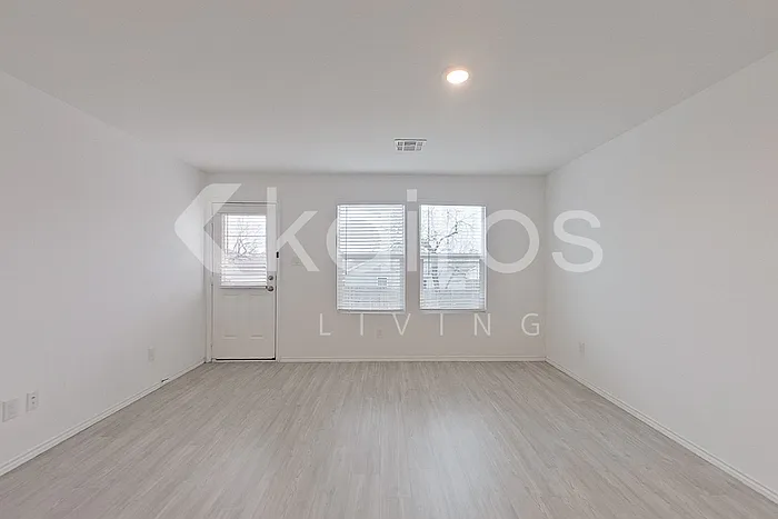 5634 Mountain Point — Photo 3
