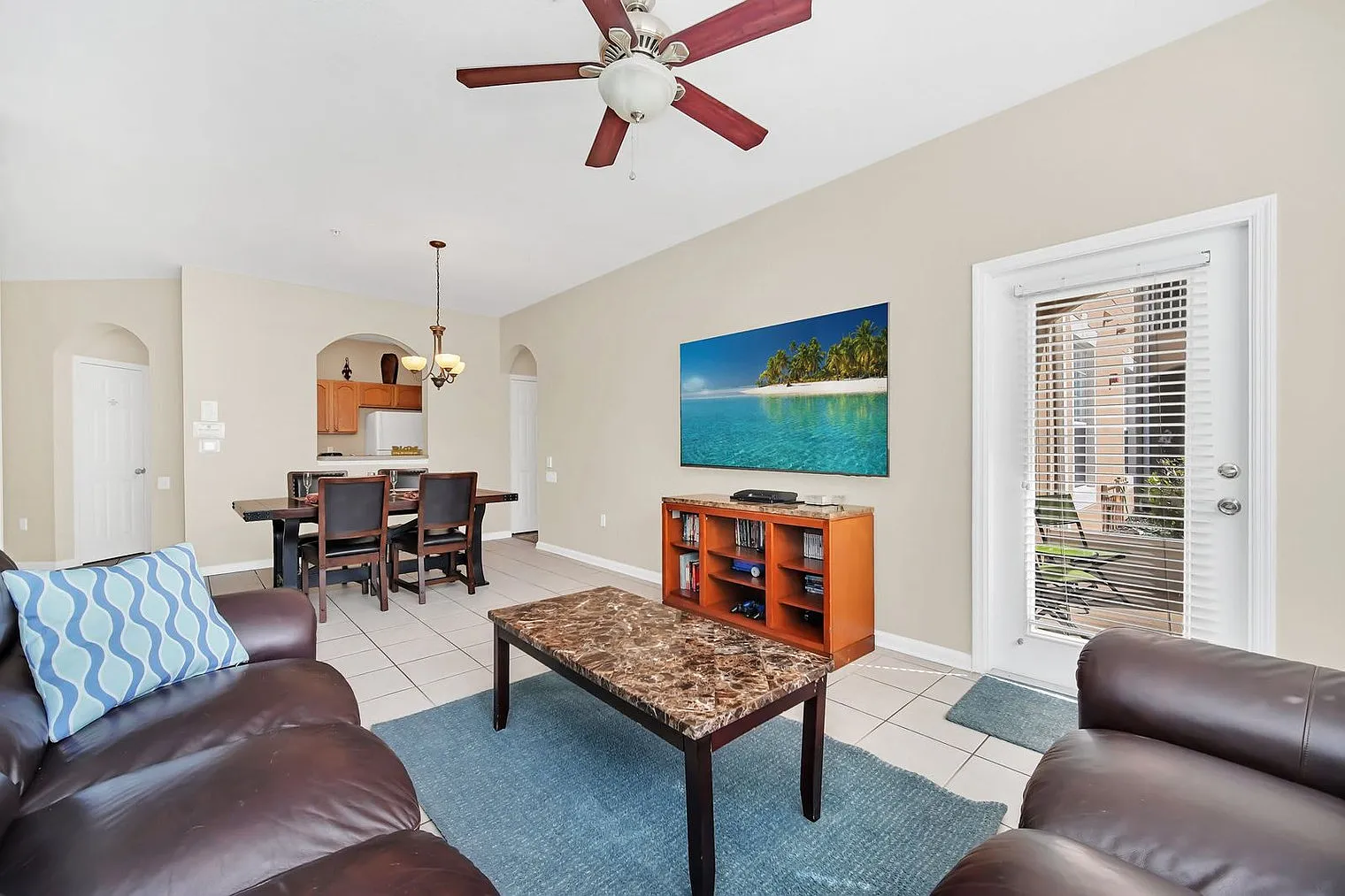 3 bed, 2.0 bath, 1399 sqft, $2,948 — Photo 2