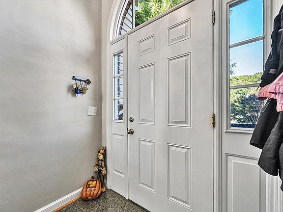 3rd image of 4743 W Vale Rd NE