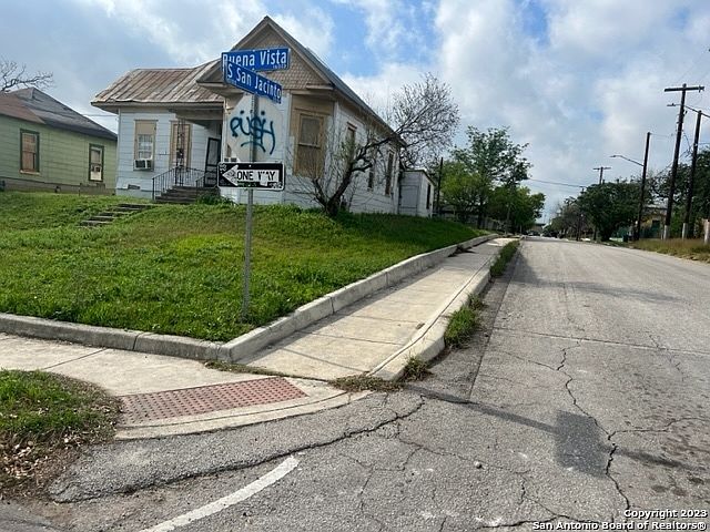 1st image of 1524 Buena Vista St