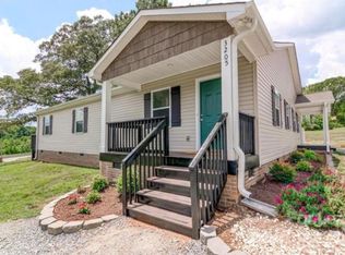 3205 Oakdale Rd, Charlotte, NC 28216