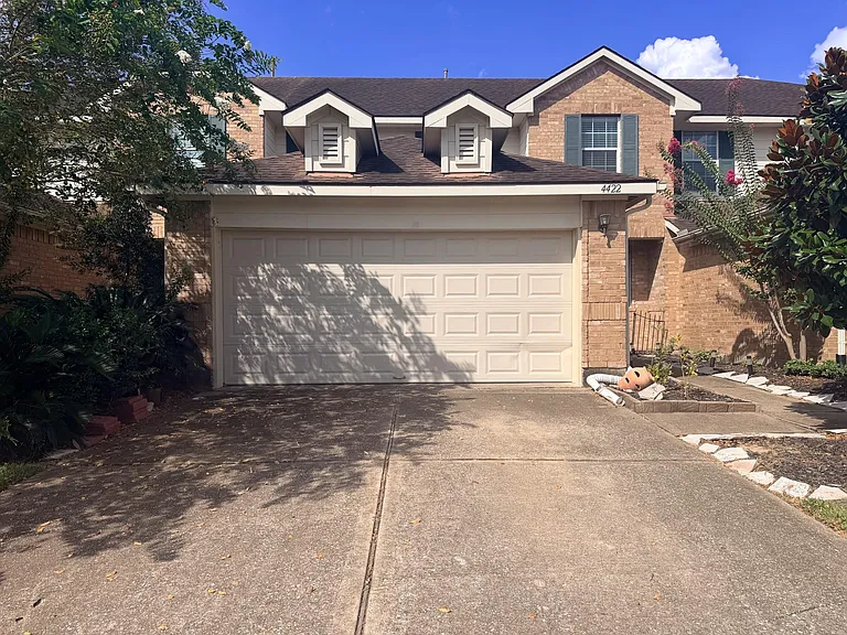 4422 Park Trail Ln — Photo 1