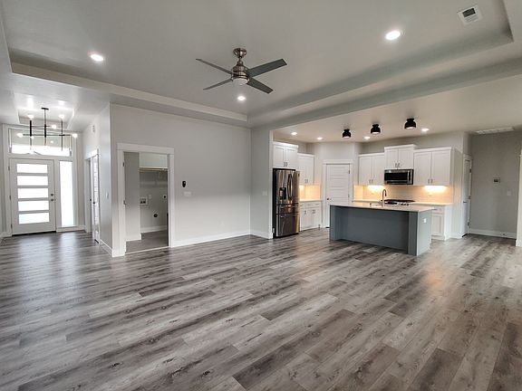 4th image of 854 Waylon Dr