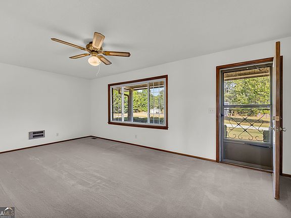 4th image of 61 Farris Rd