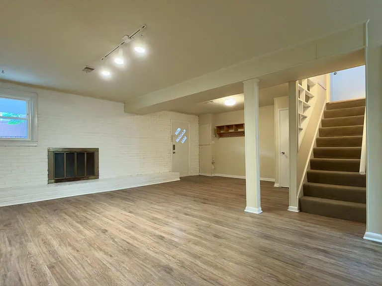 556 Orchard St NW — Photo 12