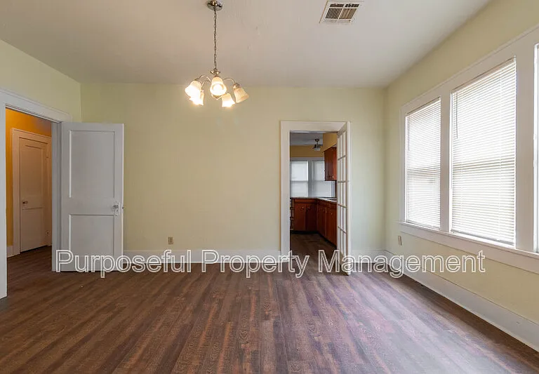 728 NE 15th St — Photo 6