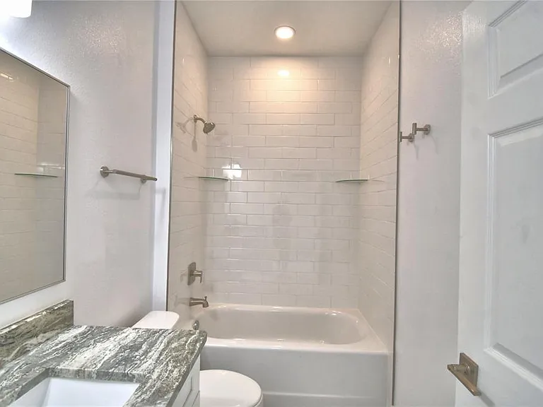 7951 Sarasota Dr #B — Photo 11