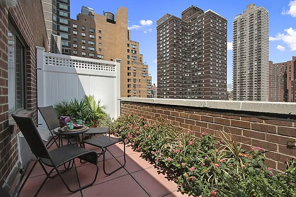 Sold by Citi Habitats | media 12