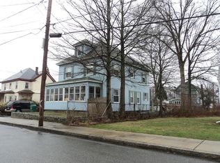 12 Victoria St, Lowell, MA 01851