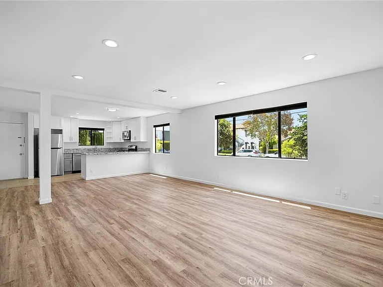 621 E Lomita Ave #A — Photo 6