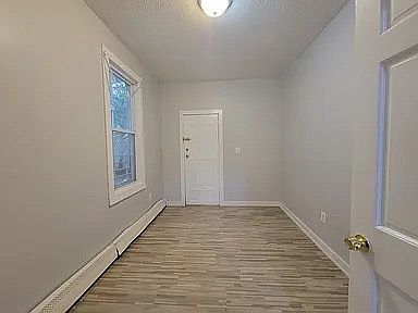 5th image of 637 S Park St #B