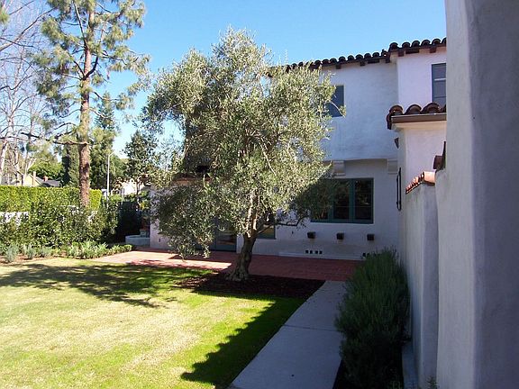 4th image of 1357 N Ogden Dr