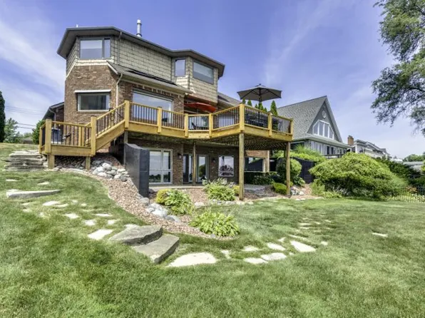 1235 N River Rd, Saint Clair, MI 48079