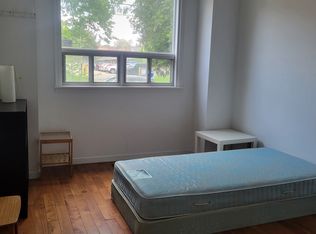 111 Oxford St #1, Toronto, ON M5T1P4