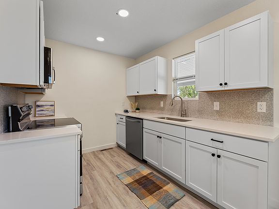 5th image of 2714 W Anita Ave