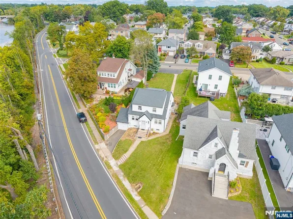 229 River Drive, Elmwood Park, NJ 07407