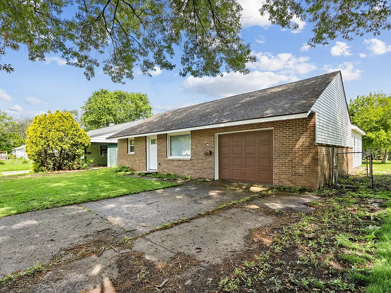 714 Bethume Ct — Photo 3
