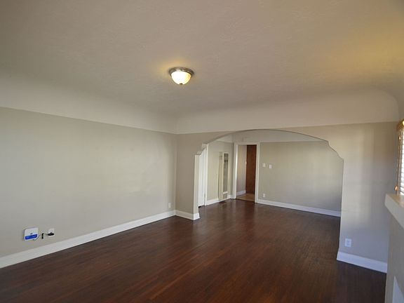 4th image of 1417 W 92nd St