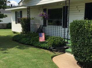 617 Circle Dr, Watonga, OK 73772
