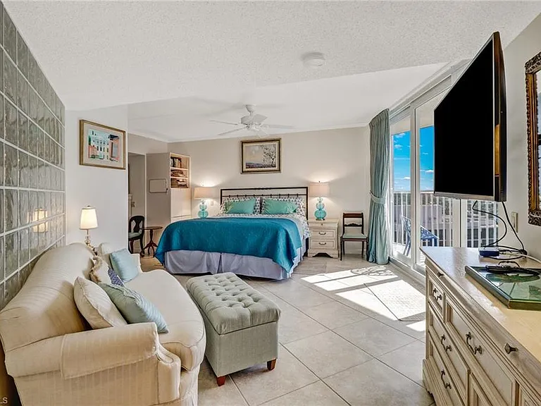 4041 Gulf Shore Blvd N #4 — Photo 30