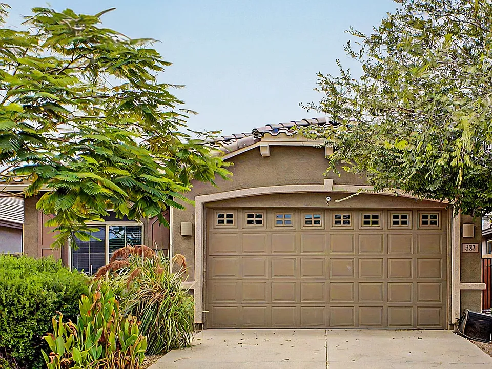327 W Tamarack Dr
