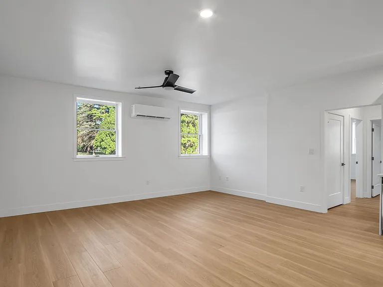 1309 Bridge St #E — Photo 15