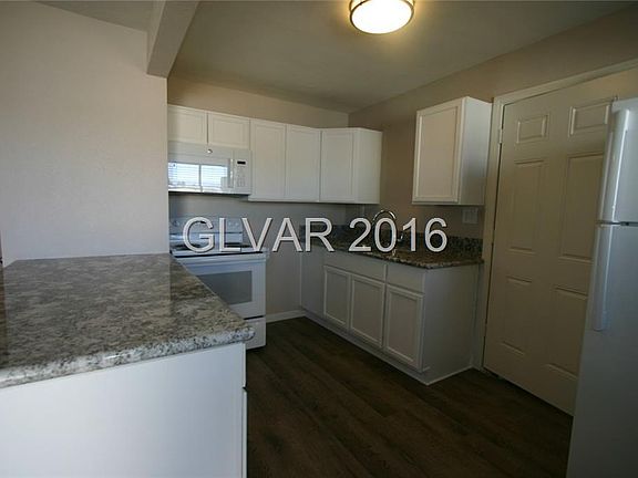 3rd image of 2976 Olive St APT B