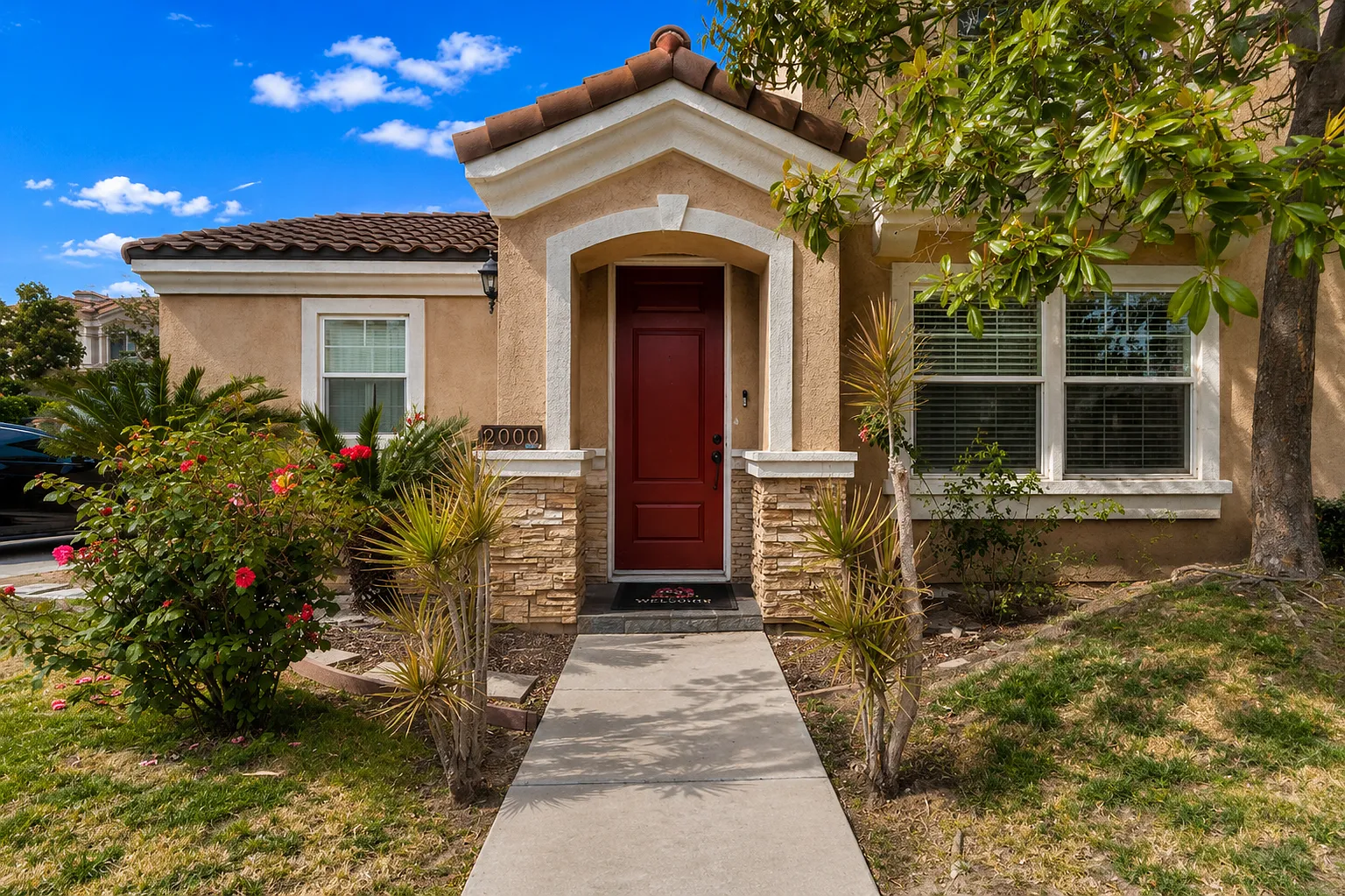 3 bed, 2220 sqft, $3,900 — Photo 1