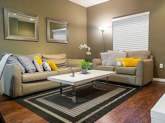 3rd image of 3211 Gold Ln