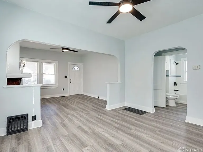 416 Geneva Rd — Photo 9