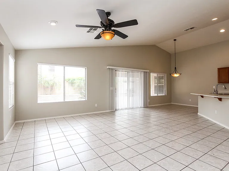 9166 W Melinda Ln — Photo 3