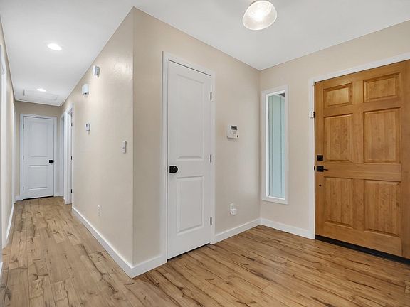 4th image of 2922 Cross Creek Cir