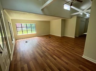 18819 Greenwell Springs Rd APT C, Greenwell Springs, LA 70739