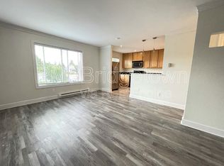 8065 N Ivanhoe St APT 2, Portland, OR 97203