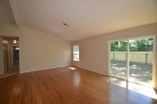 56 Fallshire Dr — Photo 4