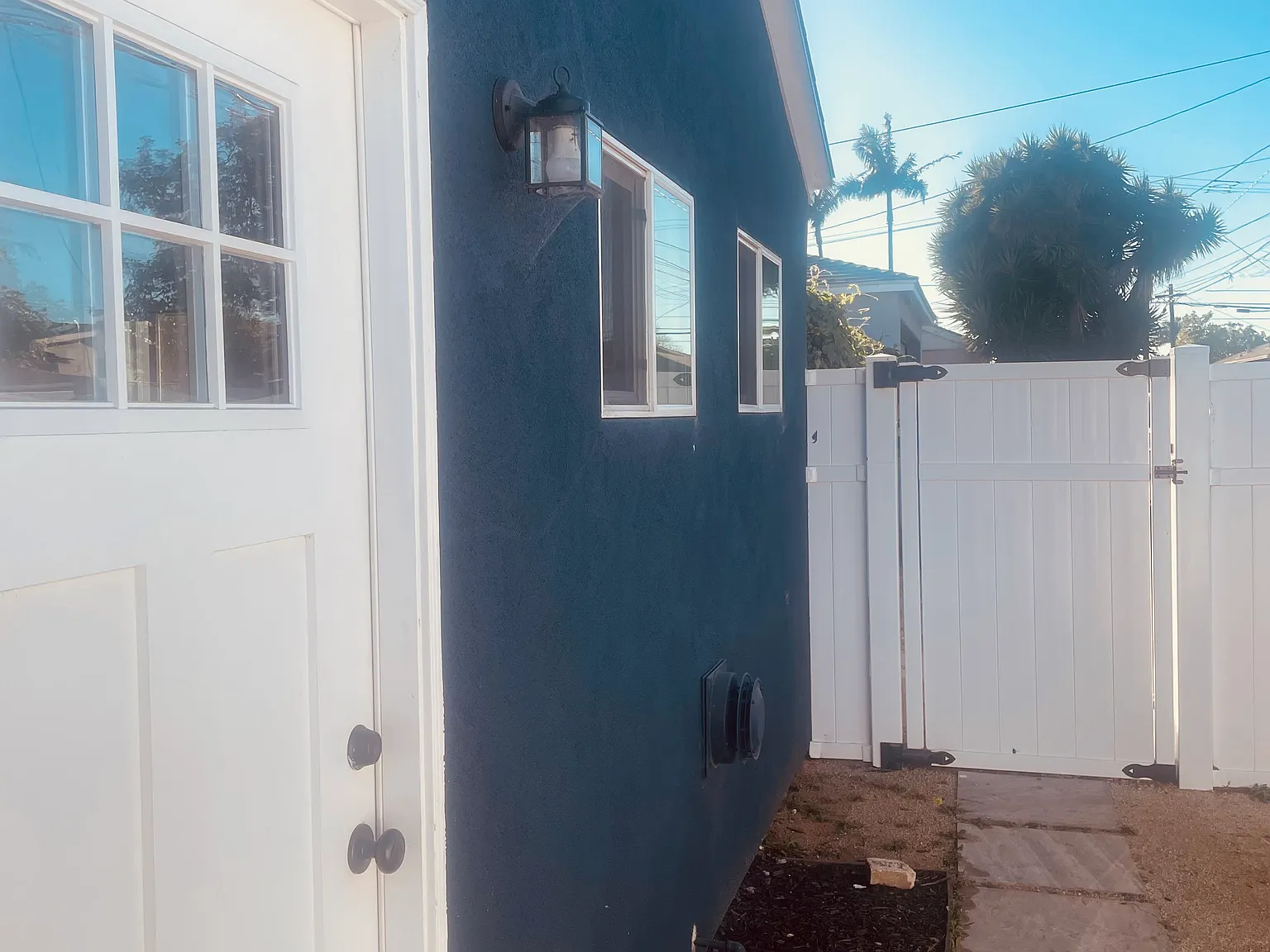 Studio, 360 sqft, $2,000 — Photo 1