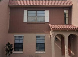 43 Madrid Ln, Davie, FL 33324