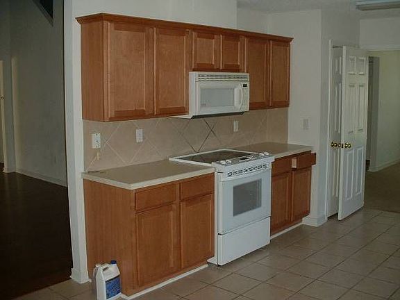 3rd image of 2316 Shelby Ln