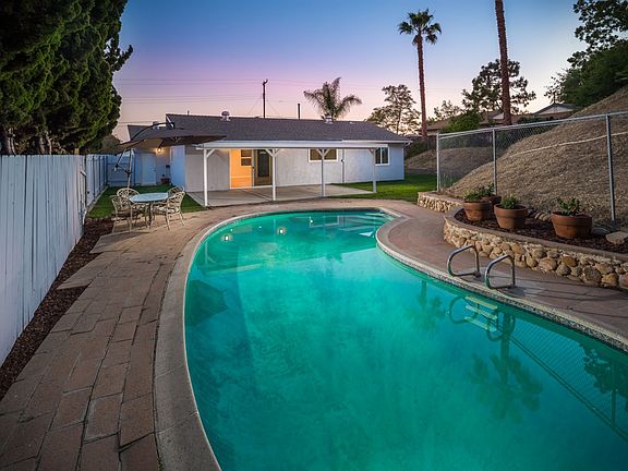 3rd image of 8118 Lake Andrita Ave