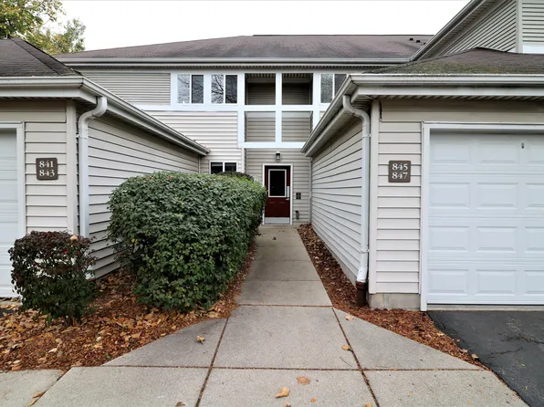 847 W Puetz Rd #39, Oak Creek, WI 53154