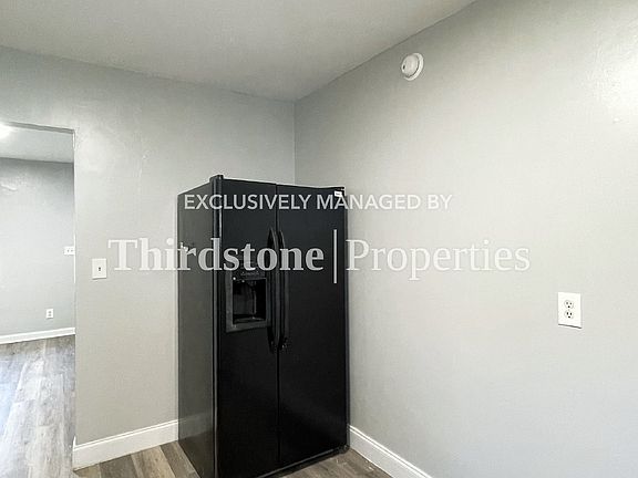3rd image of 726 Shearer Ave