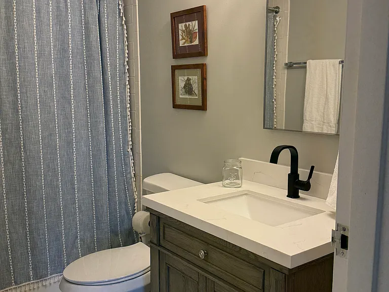 2nd bathroom