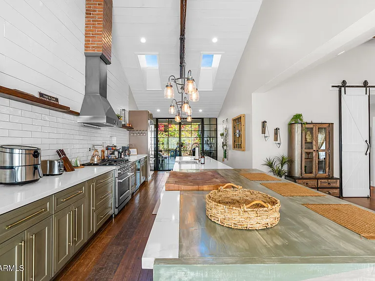 4402 E Turney Ave — Photo 10