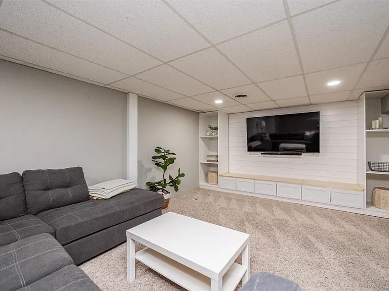 3822 Northwood Dr NE — Photo 11