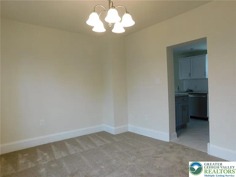 68 W Union Blvd — Photo 11