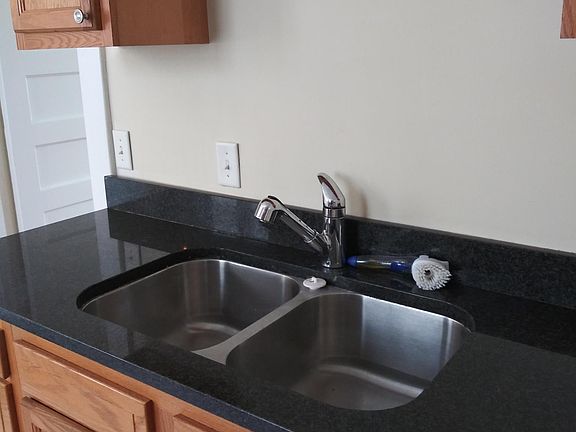 Kitchen, double sink, disposal, granite counter tops